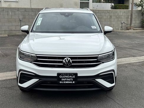 Used 2022 Volkswagen Tiguan SE image 3