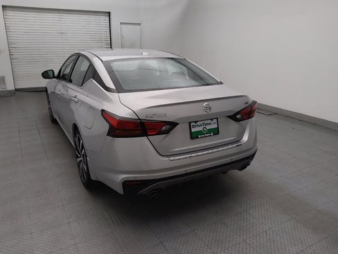Used 2021 Nissan Altima 2.5 SR FWD image 6