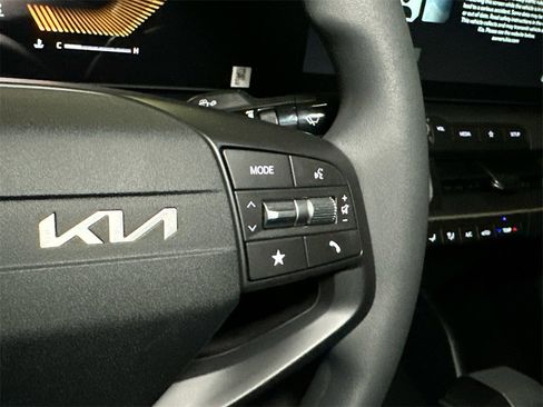 New 2025 Kia K4 LXS image 20