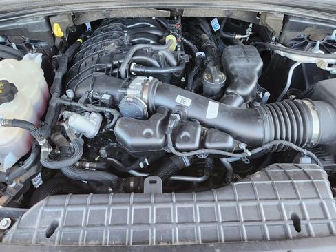 Used 2023 Jeep Grand Cherokee Limited image 32