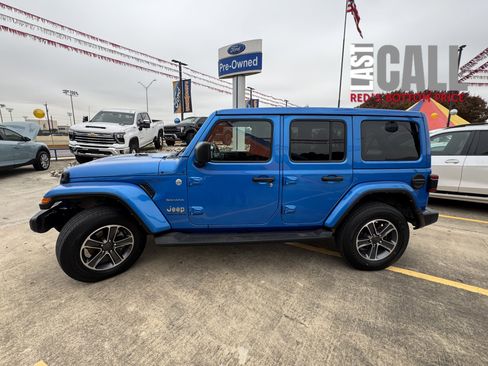 Used 2023 Jeep Wrangler Sahara w/ Safety Group image 12