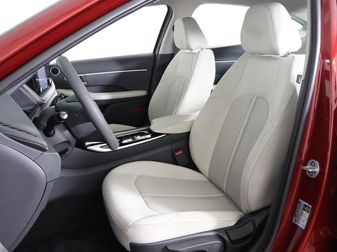 Used 2023 Hyundai Sonata SE w/ Preferred Accessory Package image 29