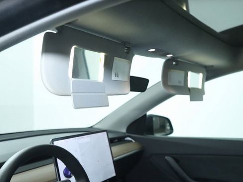 Used 2021 Tesla Model Y Long Range image 20