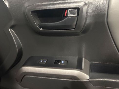 Used 2023 Toyota Tacoma SR5 AWD/4WD image 41