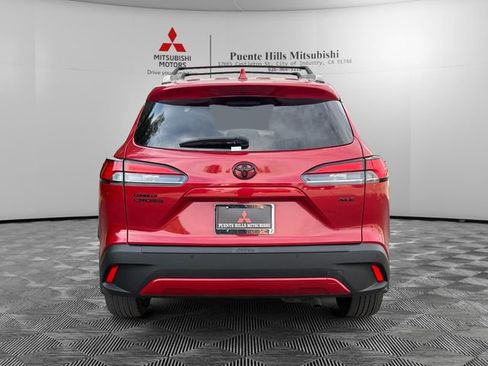 Used 2022 Toyota Corolla Cross XLE w/ Black Badges Package (TMS) image 6
