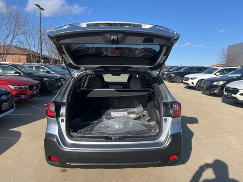 Used 2025 Subaru Outback Premium image 10