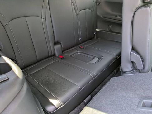 Certified 2026 INFINITI QX60 Luxe w/ Family Package AWD/4WD image 32