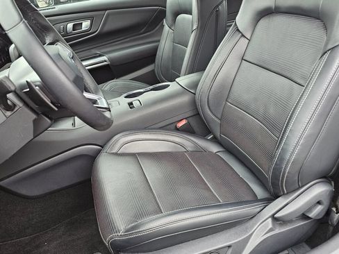 Used 2025 Ford Mustang GT Premium RWD image 17