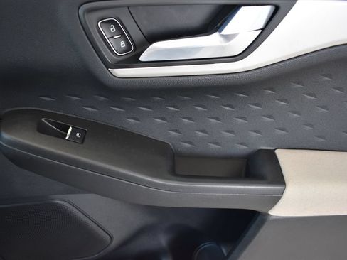 Used 2020 Ford Escape SE FWD image 21