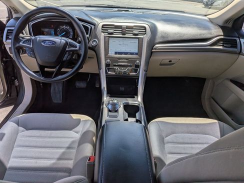 Used 2020 Ford Fusion SE FWD image 27
