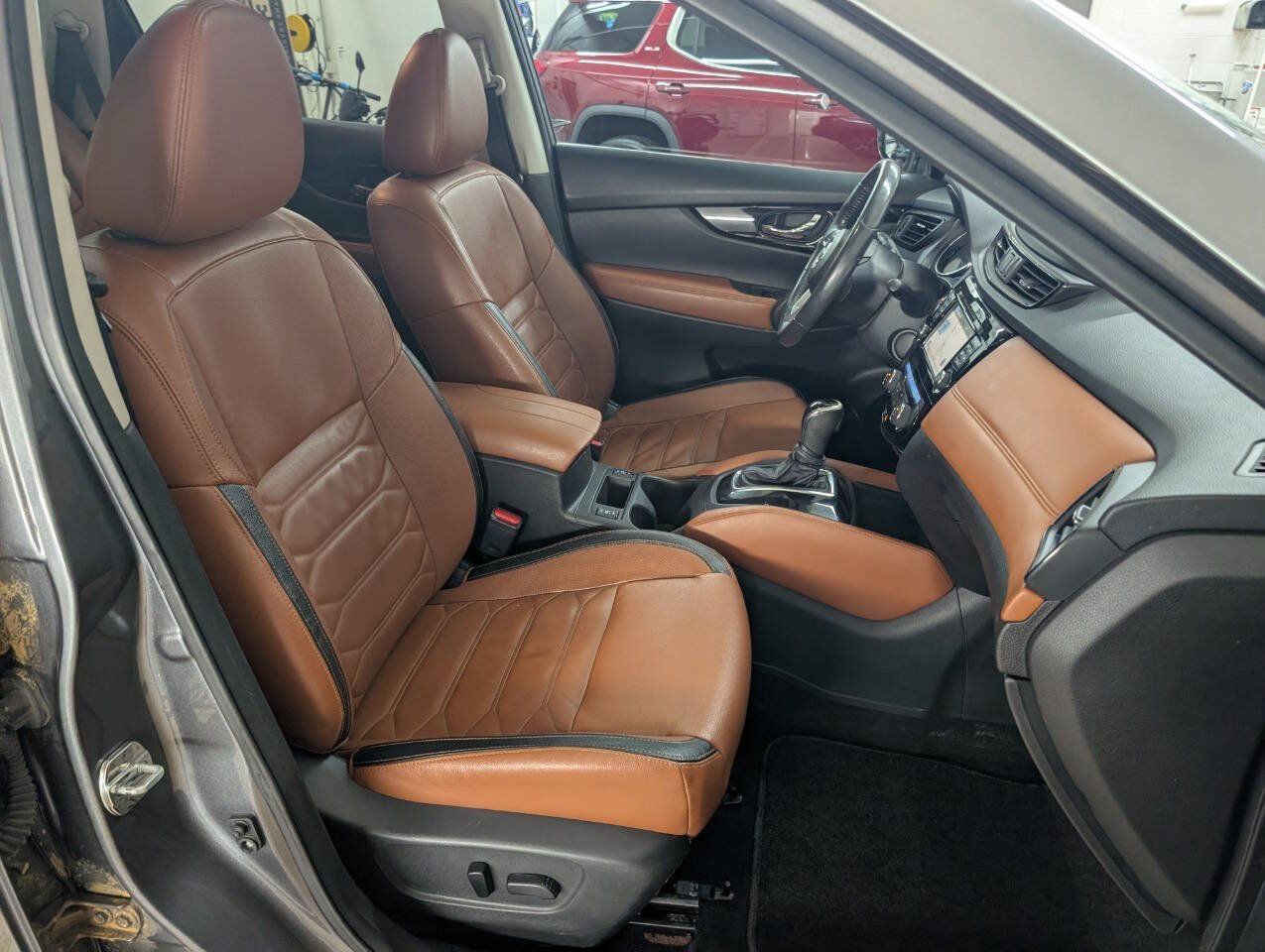 Used 2017 Nissan Rogue AWD image 22