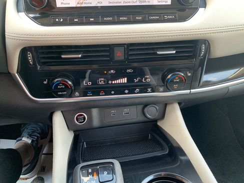 Used 2023 Nissan Rogue SL w/ SL Premium Package FWD image 18