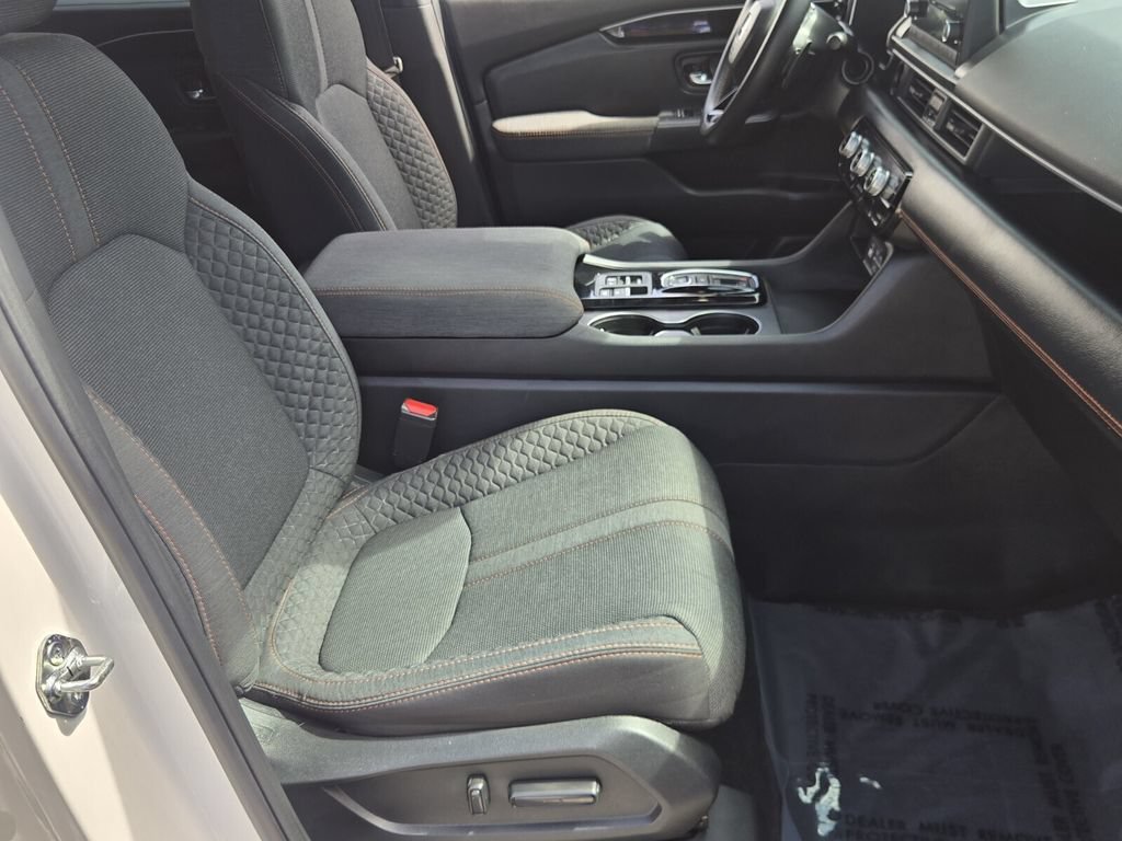 Certified 2023 Honda Pilot Sport image 20