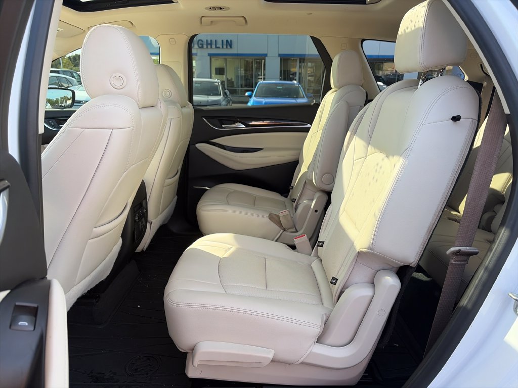 Used 2022 Buick Enclave Premium w/ Experience Buick Package FWD image 29