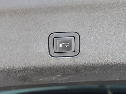 Used 2024 Chevrolet Tahoe High Country AWD/4WD image 28