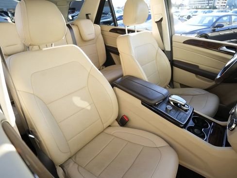 Used 2017 Mercedes-Benz GLE 400 4MATIC image 34