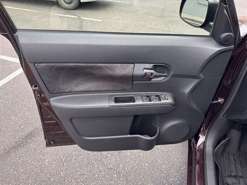 Used 2015 Scion xB FWD image 11