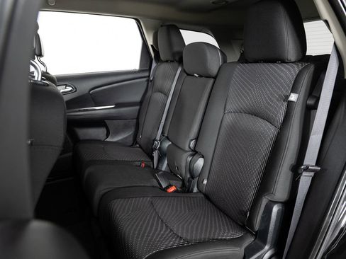 Used 2016 Dodge Journey SXT w/ Comfort/Convenience Group image 17