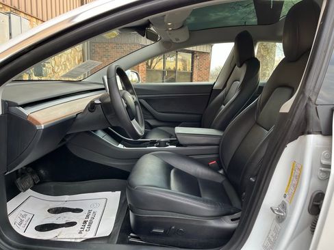 Used 2020 Tesla Model 3 Standard Range Plus image 19