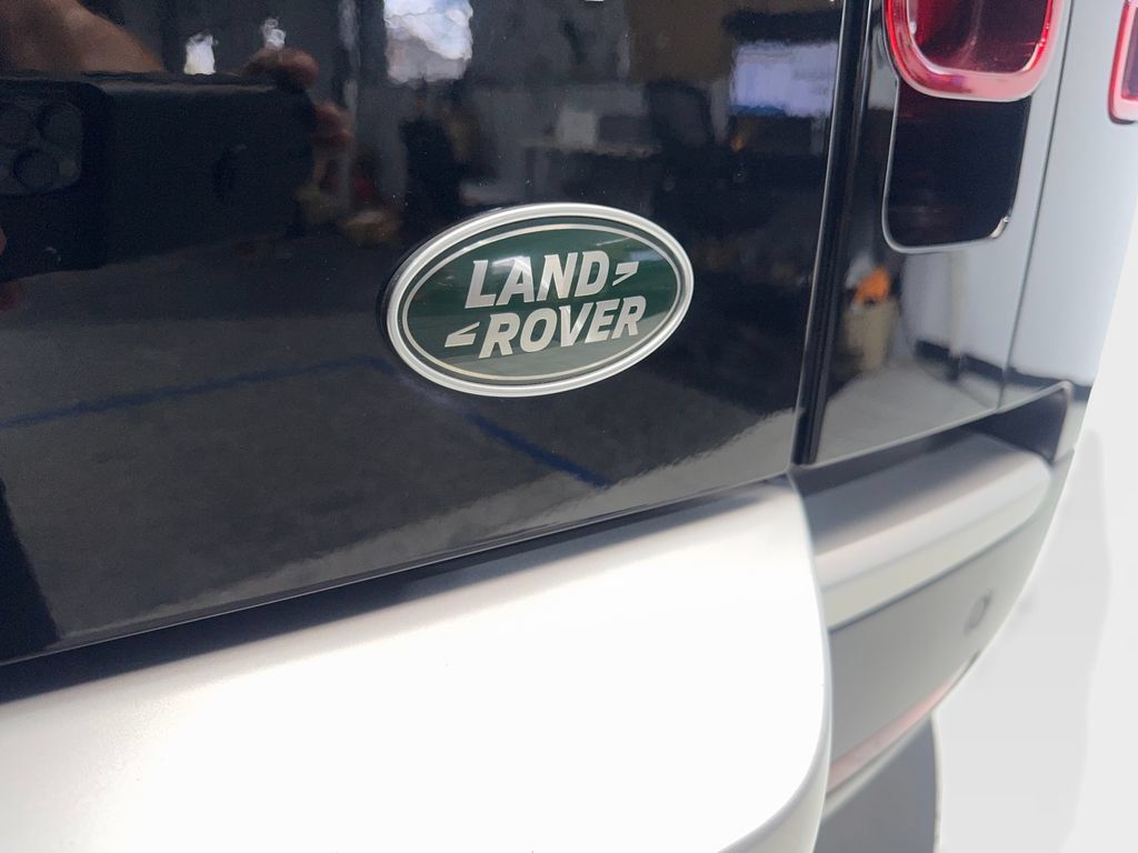 Used 2023 Land Rover Defender 110 SE AWD/4WD image 25