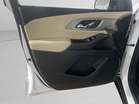 Used 2023 Chevrolet Traverse LS image 14