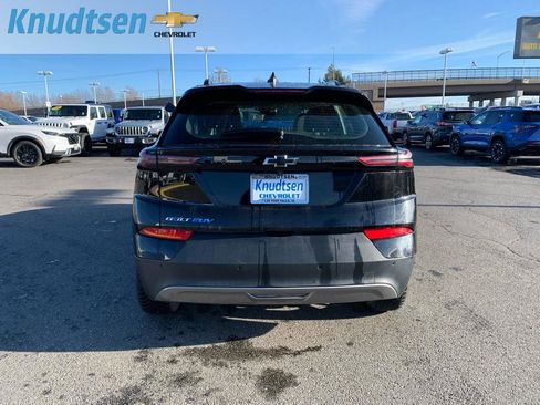 Used 2023 Chevrolet Bolt EUV LT w/ Comfort Package image 6
