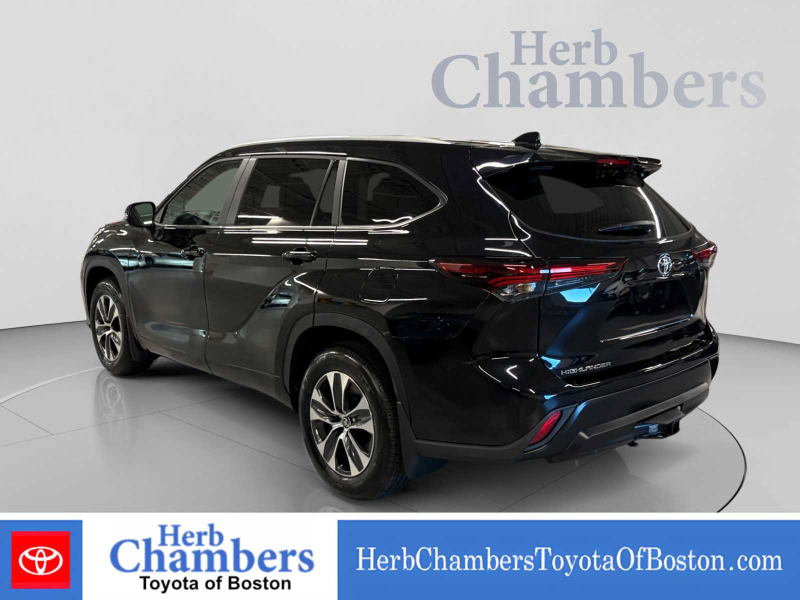 Used 2026 Toyota Highlander XLE AWD/4WD image 3