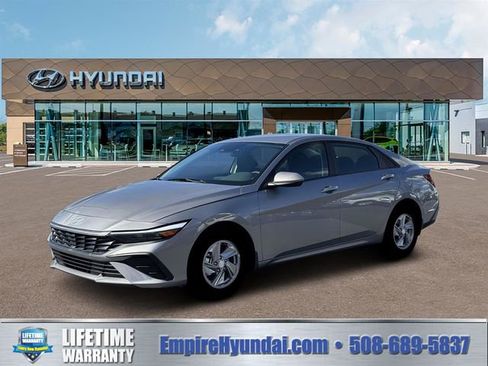 New 2026 Hyundai Elantra SE image 2