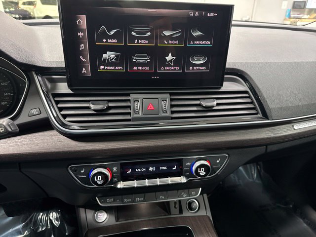 Used 2023 Audi Q5 2.0T Premium w/ Convenience Package AWD/4WD image 17