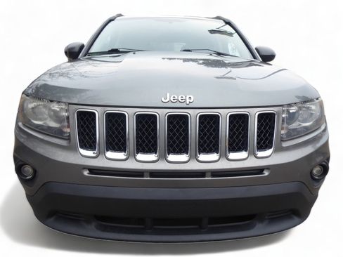 Used 2014 Jeep Compass Sport image 4