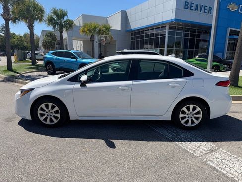 Used 2024 Toyota Corolla LE FWD image 7