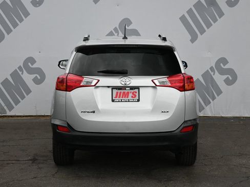 Used 2015 Toyota RAV4 XLE FWD image 5