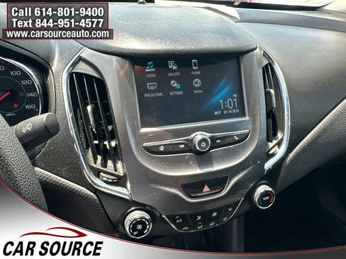 Used 2016 Chevrolet Cruze LT FWD image 17