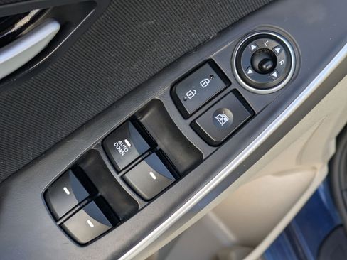 Used 2015 Hyundai Elantra GT image 16