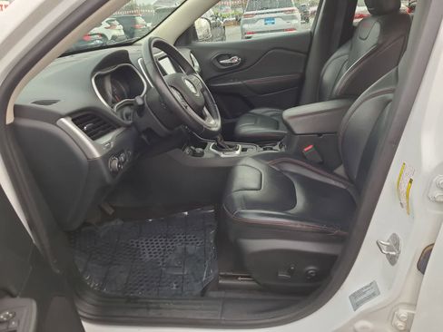 Used 2016 Jeep Cherokee Trailhawk w/ Comfort/Convenience Group image 19
