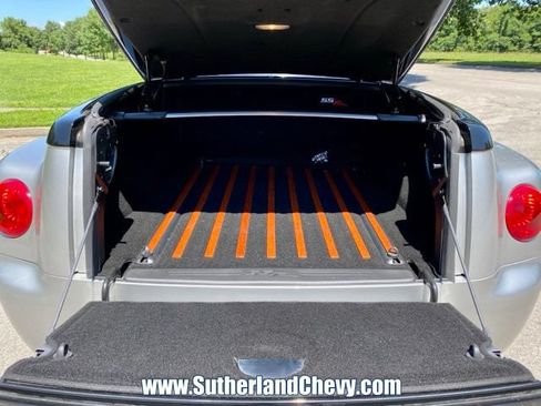 Used 2006 Chevrolet SSR w/ Preferred Equipment Group RWD image 36