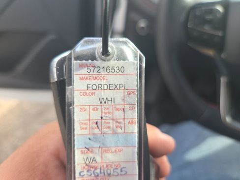 Used 2025 Ford Explorer ST-Line w/ ST-Line Street Pack image 4