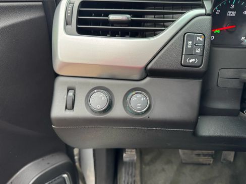 Used 2015 Chevrolet Suburban LT AWD/4WD image 30