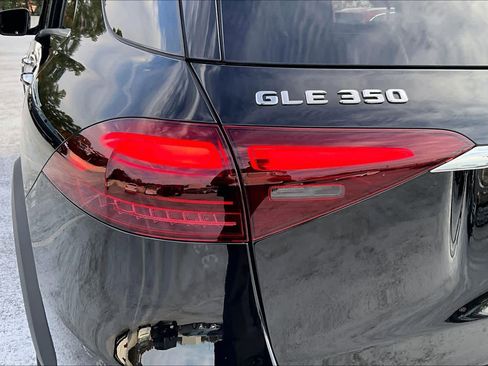 Used 2025 Mercedes-Benz GLE 350 4MATIC image 28