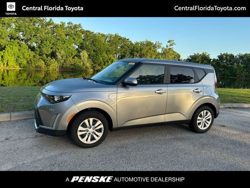 Used 2025 Kia Soul LX image 1