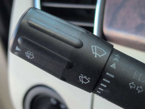 Used 2012 Ford Taurus SEL image 26