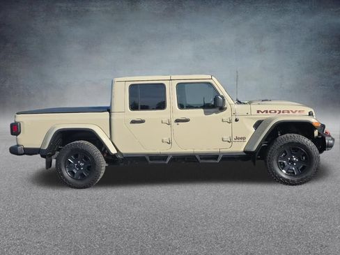 Used 2022 Jeep Gladiator Mojave w/ Cold Weather Group AWD/4WD image 9