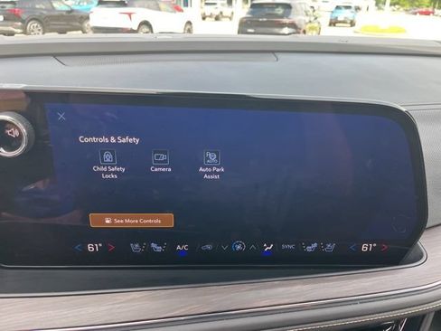 Used 2025 Chevrolet Tahoe Premier RWD image 33