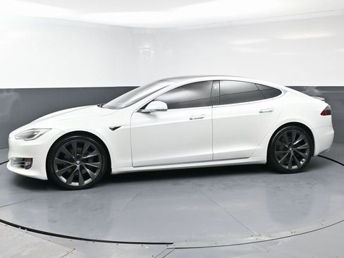 Used 2020 Tesla Model S Long Range Plus image 5