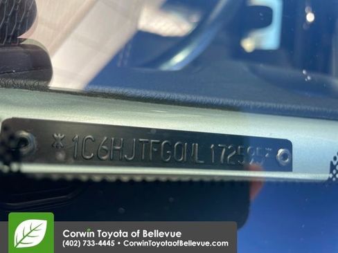 Used 2022 Jeep Gladiator Overland image 30