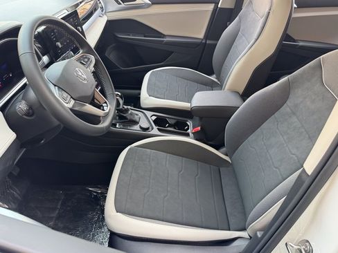 New 2026 Volkswagen Taos SE AWD/4WD image 18