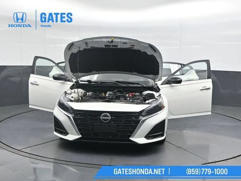 Used 2025 Nissan Altima 2.5 SV FWD image 54