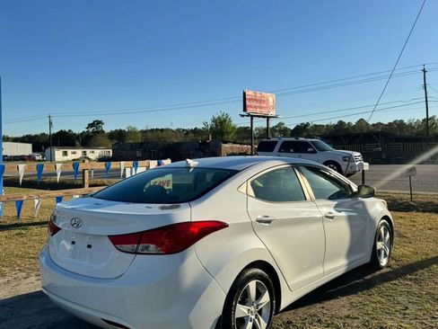 Used 2013 Hyundai Elantra GLS image 9