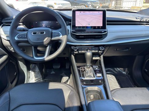 Used 2024 Jeep Compass Limited w/ Elite Group AWD/4WD image 10