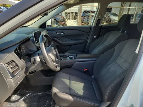 Used 2025 Nissan Rogue SV AWD/4WD image 22